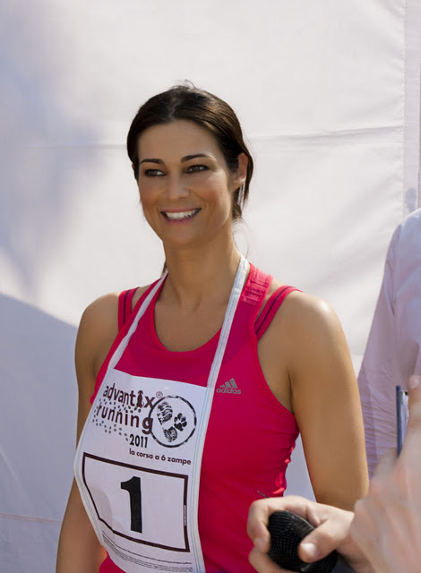 Manuela Arcuri - Advantix Running 2011 (4/34)